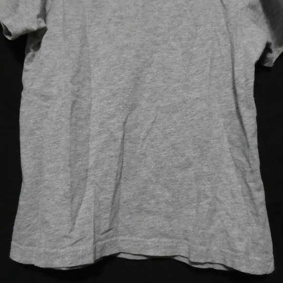 GUESS KIDS medium (5-6) V-neck graphic tee, 100% cotton, GUC - Picture 10 of 10